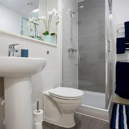 2 Bedroom Apartment, Leeds - Luxury & Contemporary * Leeds (West Yorkshire)