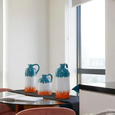 2 Bedroom Apartment, Leeds - Luxury & Contemporary